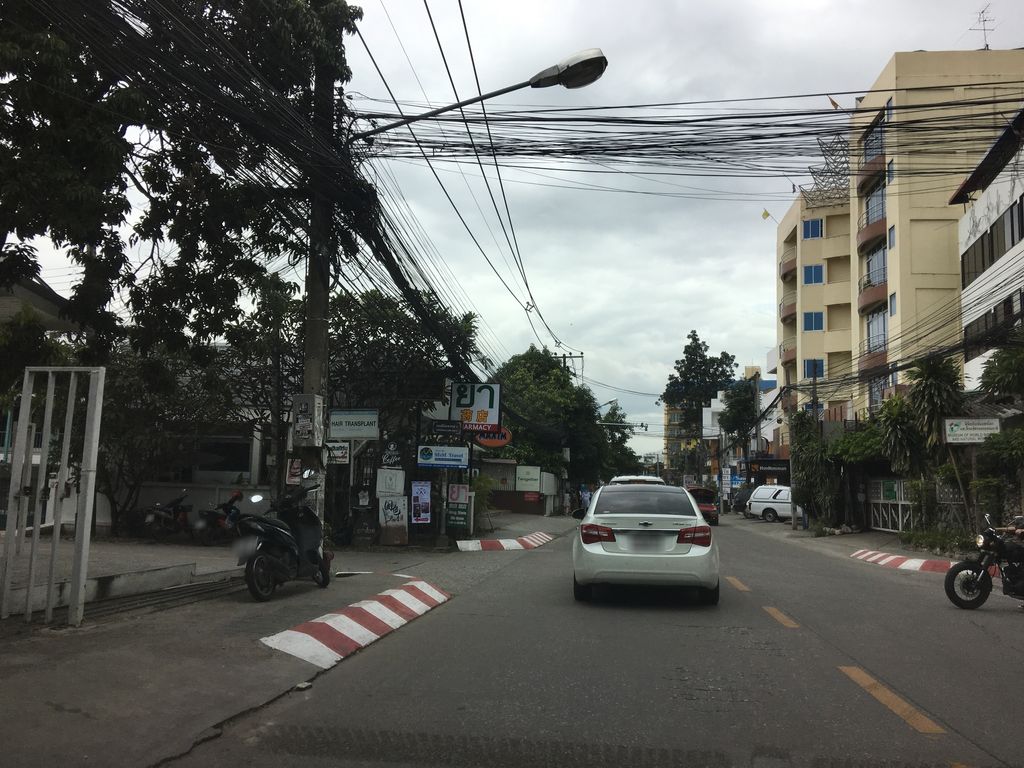 ภาพถนนตรงที่ butter bake ตั้งอยู่ ถ่ายโดย wapriz พ.ศ. 2561 (2018) · A street-level view of where butter bake stands, by wapriz in 2561 (2018)