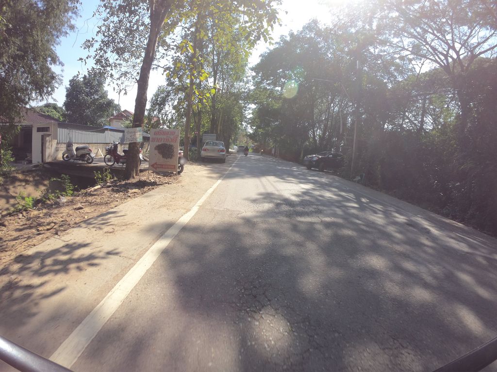 ภาพถนนตรงที่ มาตาบิวตี้&สปา ตั้งอยู่ ถ่ายโดย chanuwath_grab พ.ศ. 2562 (2019) · A street-level view of where มาตาบิวตี้&สปา · Matabioti&Spa stands, by chanuwath_grab in 2562 (2019)