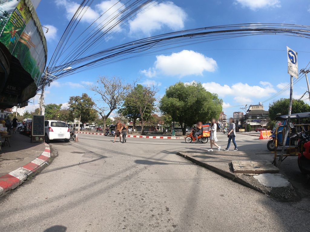 ภาพถนนตรงที่ Asian Elephant Projects ตั้งอยู่ ถ่ายโดย chanuwath_grab พ.ศ. 2562 (2019) · A street-level view of where Asian Elephant Projects stands, by chanuwath_grab in 2562 (2019)