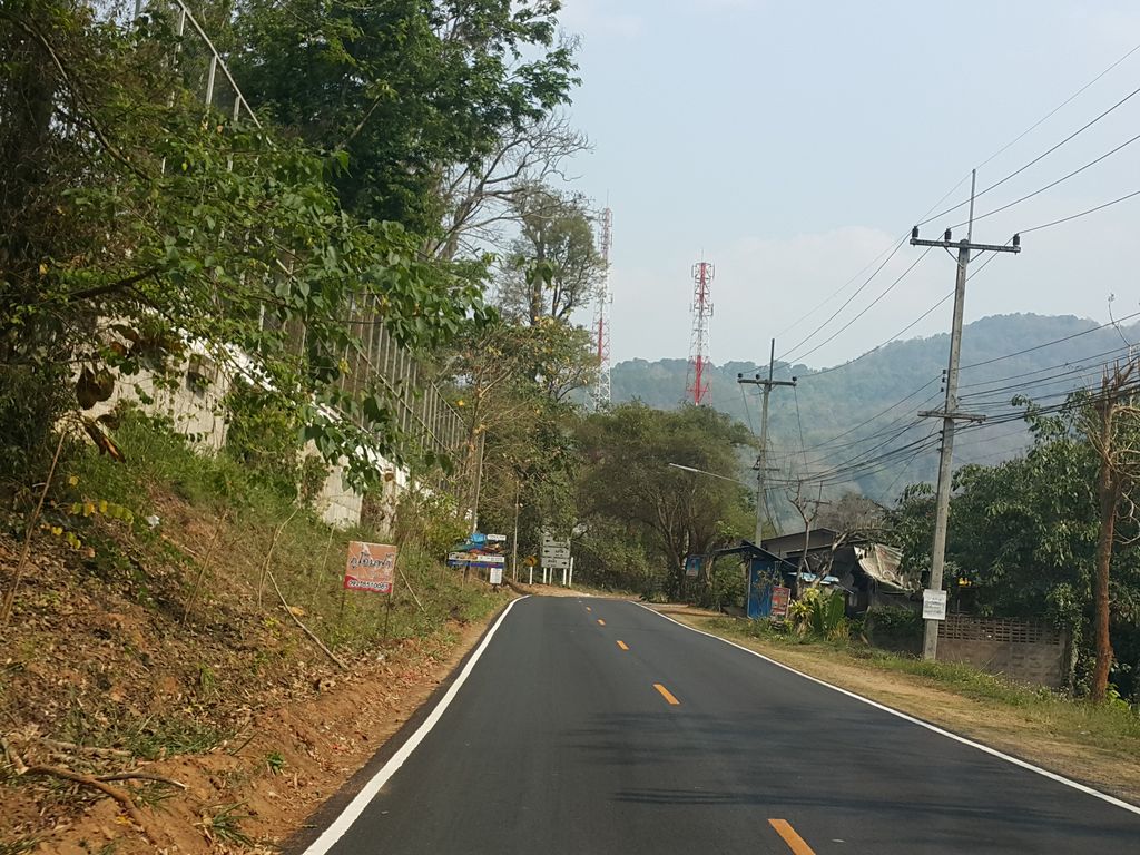 ภาพถนนตรงที่ บ้านปีกไม้ โฮมสเตย์ โป่งแยง ตั้งอยู่ ถ่ายโดย jrcarlsen พ.ศ. 2559 (2016) · A street-level view of where บ้านปีกไม้ โฮมสเตย์ โป่งแยง · Ban Pik Mai Homestay Pong Yaeng stands, by jrcarlsen in 2559 (2016)