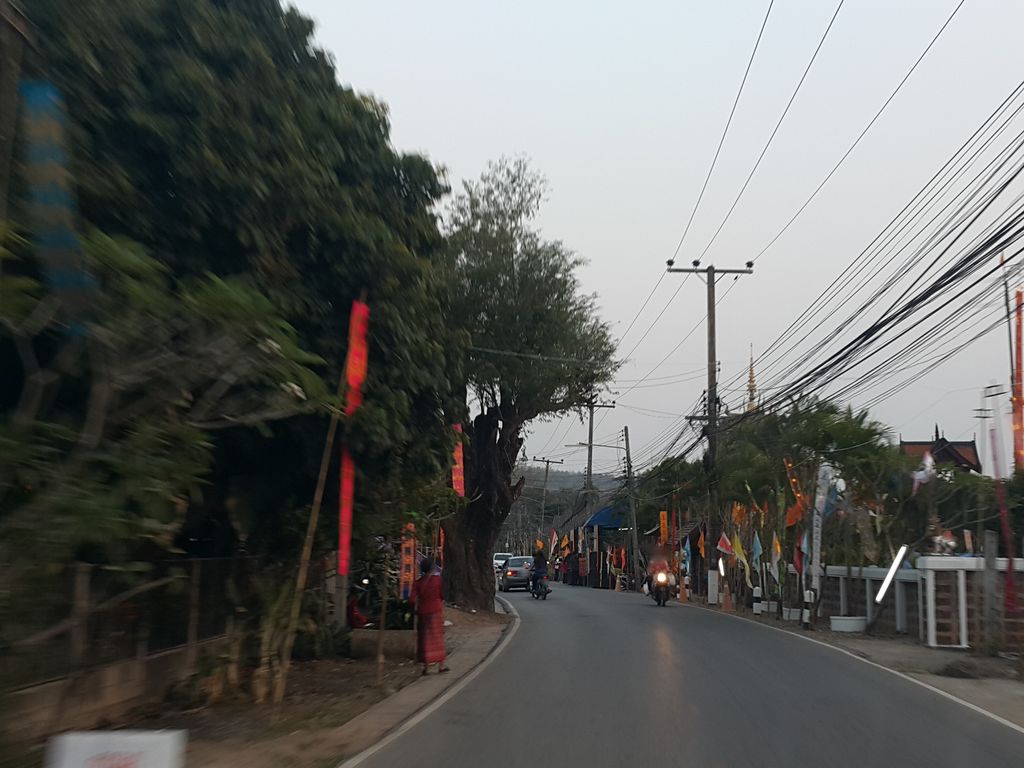 ภาพถนนตรงที่ บ้าน ป.คาเฟ่ ตั้งอยู่ ถ่ายโดย jrcarlsen พ.ศ. 2559 (2016) · A street-level view of where บ้าน ป.คาเฟ่ · Ban Pa.Café stands, by jrcarlsen in 2559 (2016)