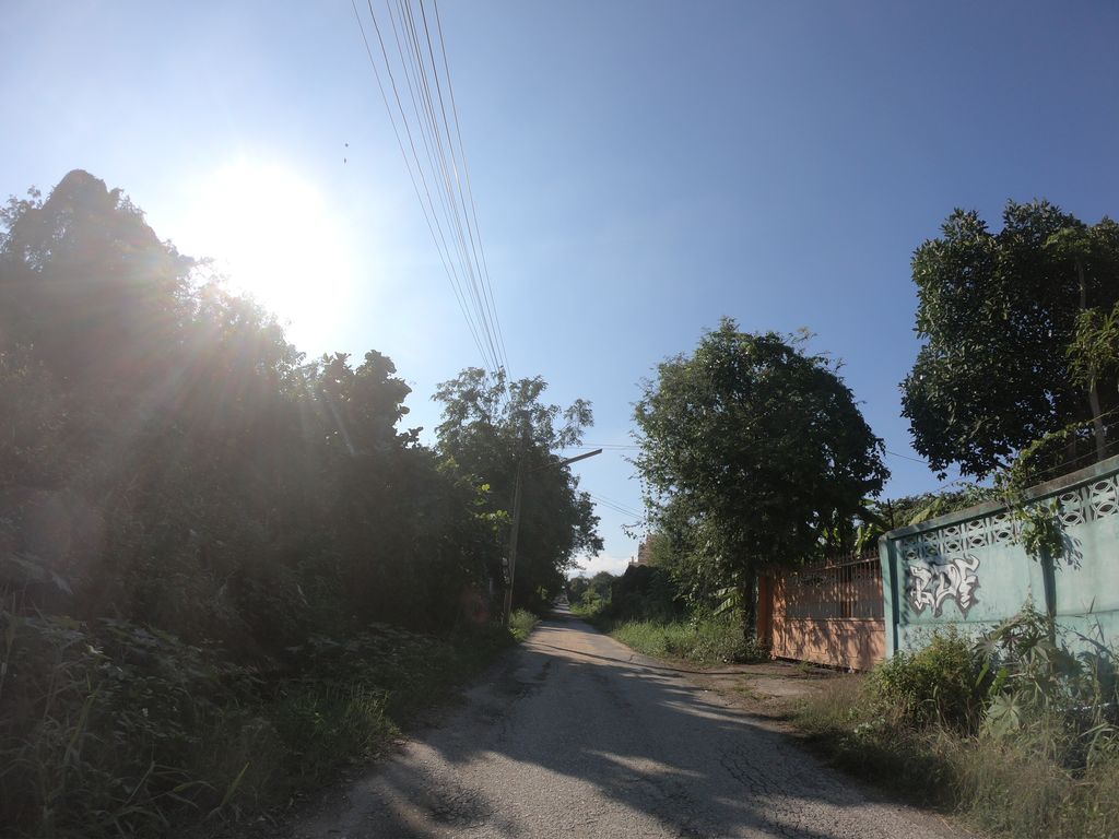 ภาพถนนตรงที่ Boonmanee Design ตั้งอยู่ ถ่ายโดย chanuwath_grab พ.ศ. 2562 (2019) · A street-level view of where Boonmanee Design stands, by chanuwath_grab in 2562 (2019)