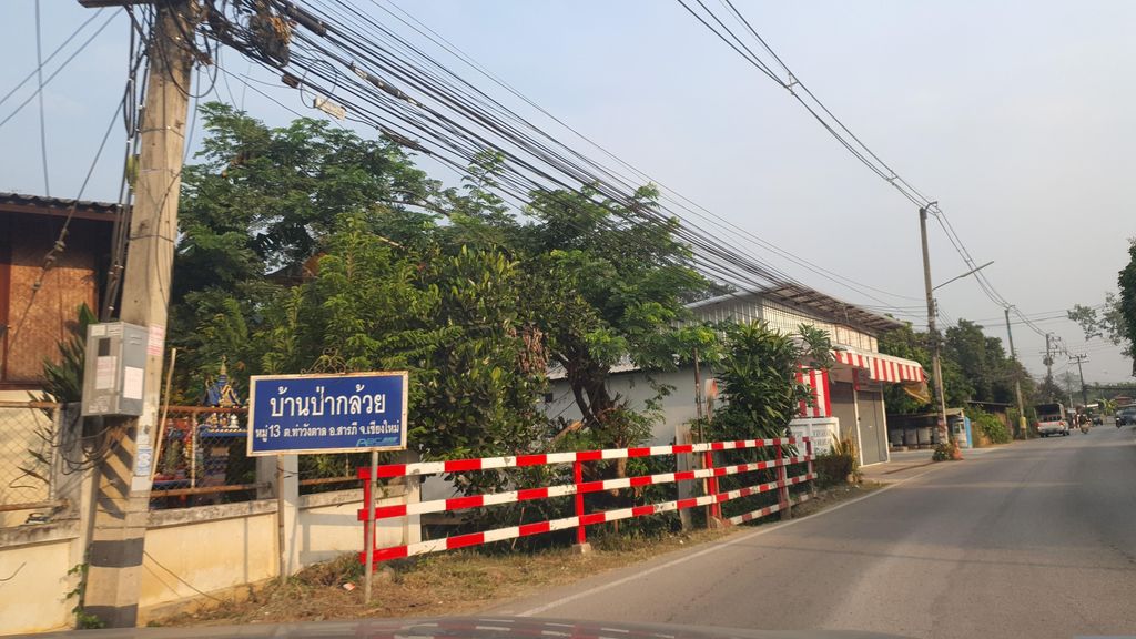 ภาพถนนตรงที่ Cotton Coffee CNX. ตั้งอยู่ ถ่ายโดย jrcarlsen พ.ศ. 2566 (2023) · A street-level view of where Cotton Coffee CNX. stands, by jrcarlsen in 2566 (2023)