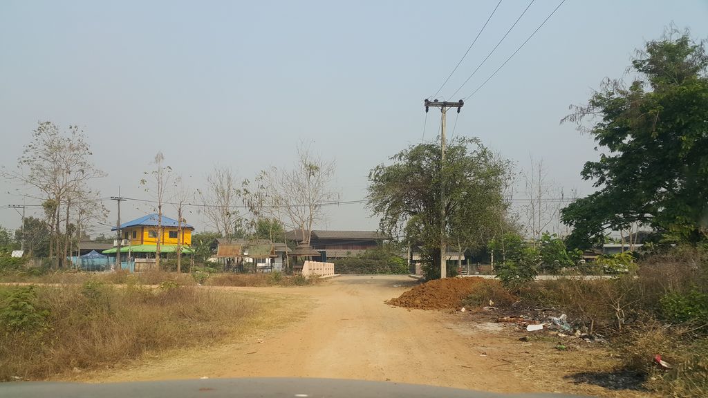 ภาพถนนตรงที่ Waku waku cafe ตั้งอยู่ ถ่ายโดย jrcarlsen พ.ศ. 2560 (2017) · A street-level view of where Waku waku cafe stands, by jrcarlsen in 2560 (2017)