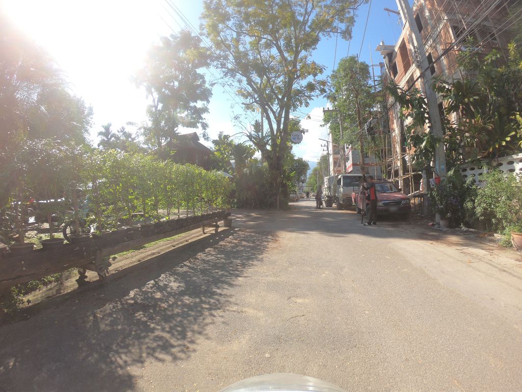 ภาพถนนตรงที่ Serene Teak Boutique Apartments ตั้งอยู่ ถ่ายโดย chanuwath_grab พ.ศ. 2562 (2019) · A street-level view of where Serene Teak Boutique Apartments stands, by chanuwath_grab in 2562 (2019)