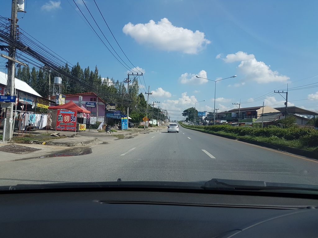 ภาพถนนตรงที่ เปิงใจ๋ปั่นแหลก ตั้งอยู่ ถ่ายโดย ekkarin พ.ศ. 2561 (2018) · A street-level view of where เปิงใจ๋ปั่นแหลก · Poengchai Pan Laek stands, by ekkarin in 2561 (2018)