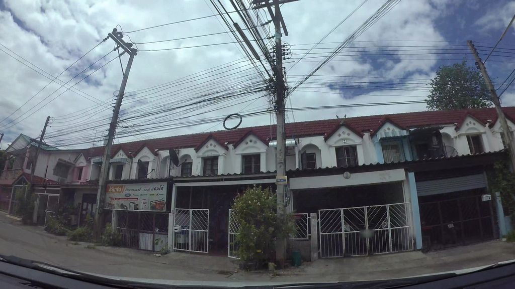 ภาพถนนตรงที่ Classy Trips Chiang Mai ตั้งอยู่ ถ่ายโดย kaart_3 พ.ศ. 2562 (2019) · A street-level view of where Classy Trips Chiang Mai stands, by kaart_3 in 2562 (2019)