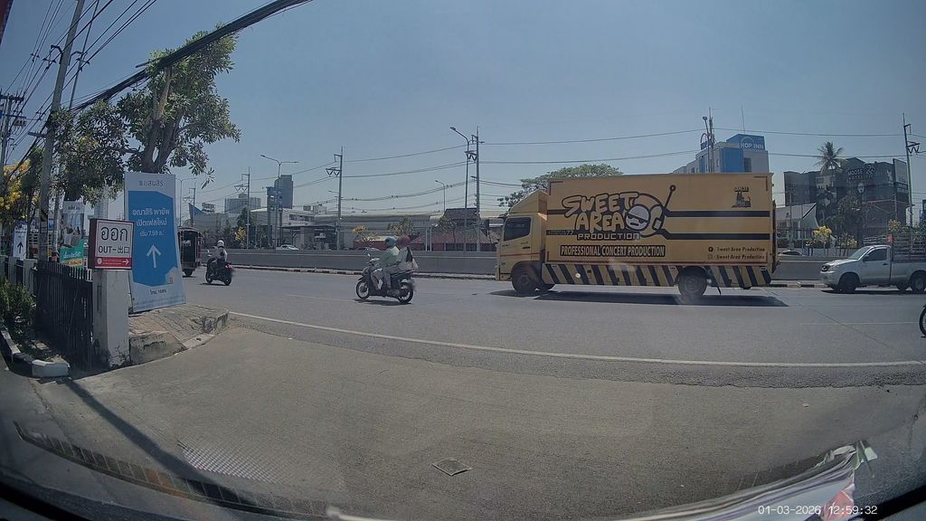 ภาพถนนตรงที่ บริษัท เชียงใหม่ รุ่งเรืองเฟอร์นิเจอร์ กรุ๊ป ตั้งอยู่ ถ่ายโดย ThailandCambodia พ.ศ. 2569 (2026) · A street-level view of where บริษัท เชียงใหม่ รุ่งเรืองเฟอร์นิเจอร์ กรุ๊ป · Chiang Mai Rungrueang Furniture Group Company stands, by ThailandCambodia in 2569 (2026)