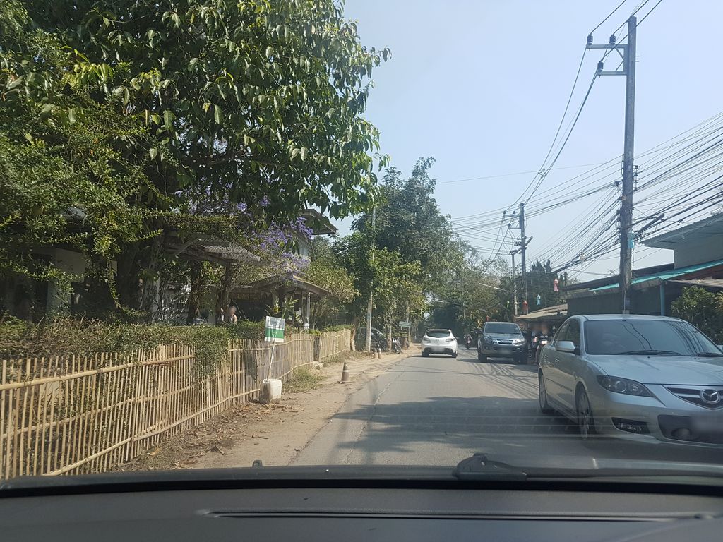 ภาพถนนตรงที่ Yook Samai ตั้งอยู่ ถ่ายโดย ekkarin พ.ศ. 2562 (2019) · A street-level view of where Yook Samai stands, by ekkarin in 2562 (2019)