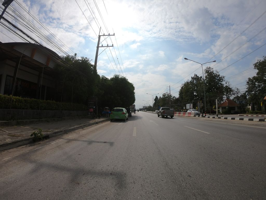 ภาพถนนตรงที่ Car Vision ตั้งอยู่ ถ่ายโดย chanuwath_grab พ.ศ. 2562 (2019) · A street-level view of where Car Vision stands, by chanuwath_grab in 2562 (2019)