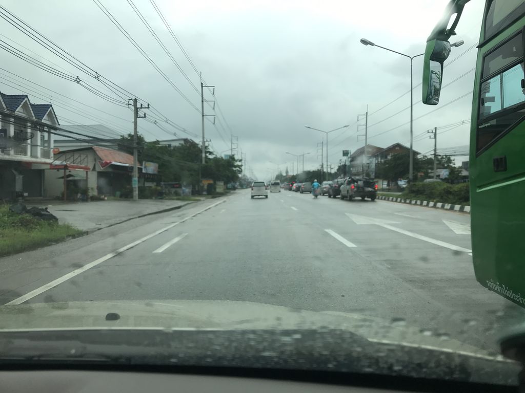 ภาพถนนตรงที่ Flowersglory ตั้งอยู่ ถ่ายโดย ppimpream พ.ศ. 2561 (2018) · A street-level view of where Flowersglory stands, by ppimpream in 2561 (2018)