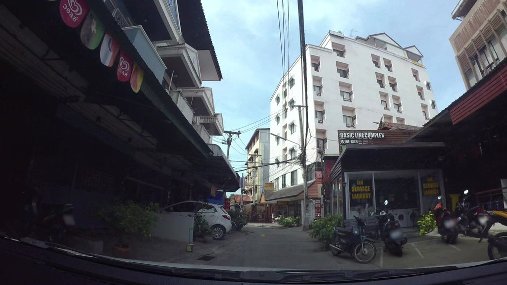 ภาพถนนตรงที่ Budget Hotel In Chiangmai by Basic Line โรงแรมเบสิค ไลน์ เชียงใหม่ ตั้งอยู่ ถ่ายโดย kaart_3 พ.ศ. 2562 (2019) · A street-level view of where Budget Hotel In Chiangmai by Basic Line โรงแรมเบสิค ไลน์ เชียงใหม่ stands, by kaart_3 in 2562 (2019)