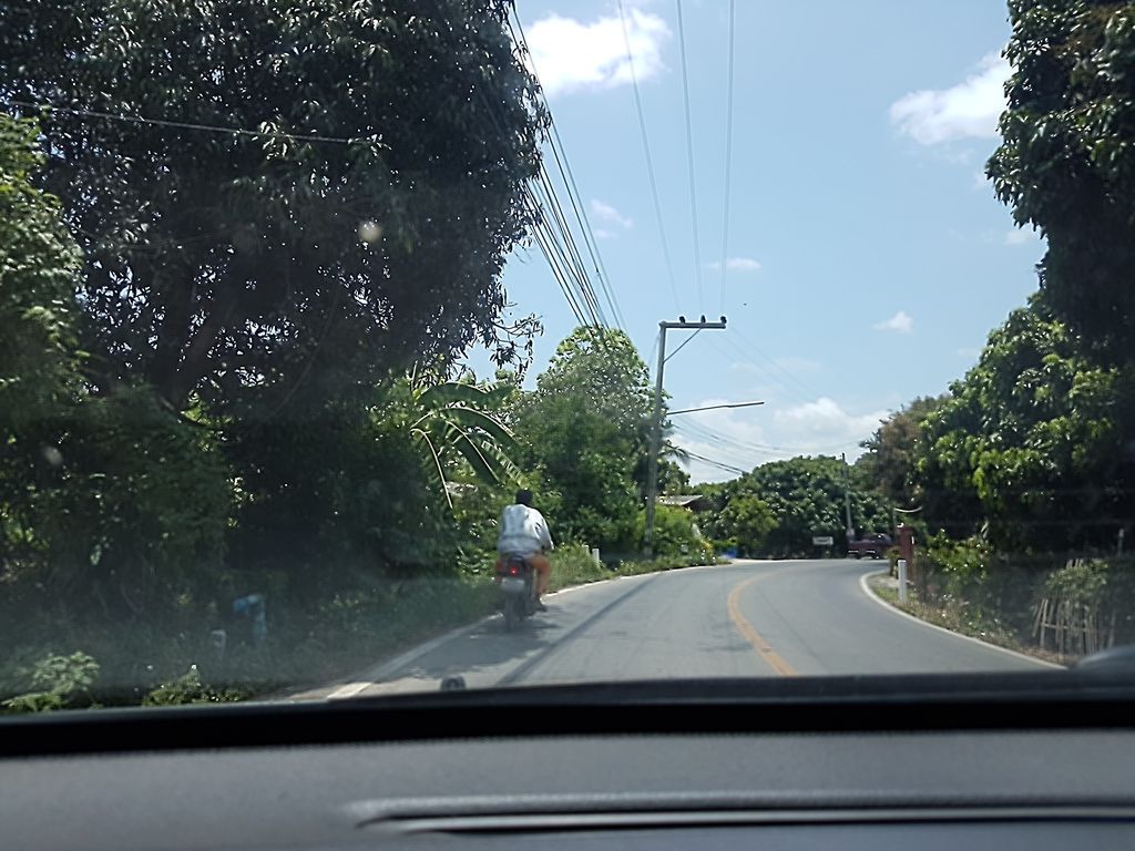 ภาพถนนตรงที่ บ้านป่าลาน ตั้งอยู่ ถ่ายโดย ekkarin พ.ศ. 2561 (2018) · A street-level view of where บ้านป่าลาน · Ban Pa Lan stands, by ekkarin in 2561 (2018)