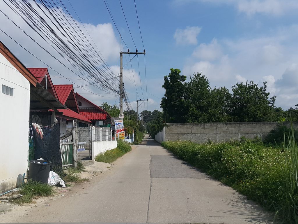 ภาพถนนตรงที่ Corazon 'coffee ตั้งอยู่ ถ่ายโดย jrcarlsen พ.ศ. 2558 (2015) · A street-level view of where Corazon 'coffee stands, by jrcarlsen in 2558 (2015)