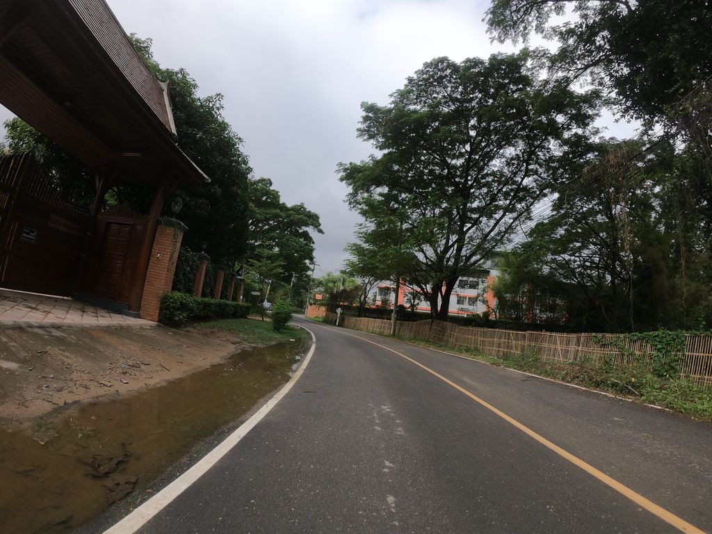 ภาพถนนตรงที่ กำเบ้อ Cafe'&restaurant ตั้งอยู่ ถ่ายโดย chanuwath_grab พ.ศ. 2562 (2019) · A street-level view of where กำเบ้อ Cafe'&restaurant stands, by chanuwath_grab in 2562 (2019)