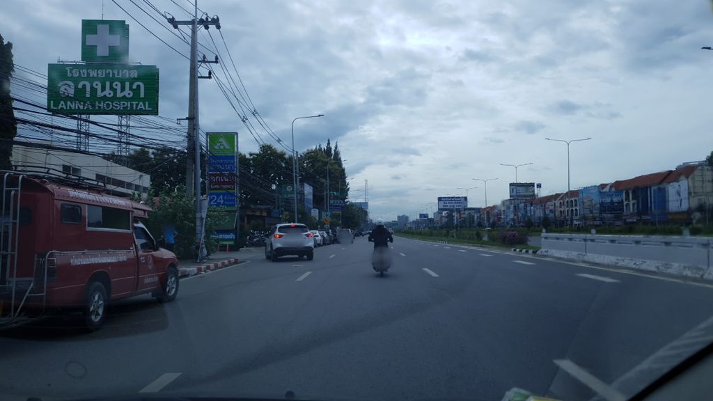 ภาพถนนตรงที่ เทย จะ ยำ - Toey Ja Yum ตั้งอยู่ ถ่ายโดย silamanee พ.ศ. 2561 (2018) · A street-level view of where เทย จะ ยำ - Toey Ja Yum stands, by silamanee in 2561 (2018)