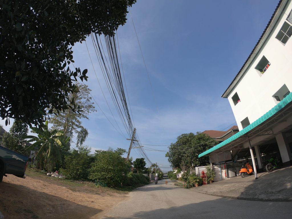ภาพถนนตรงที่ Hydra Mansion ตั้งอยู่ ถ่ายโดย chanuwath_grab พ.ศ. 2562 (2019) · A street-level view of where Hydra Mansion stands, by chanuwath_grab in 2562 (2019)