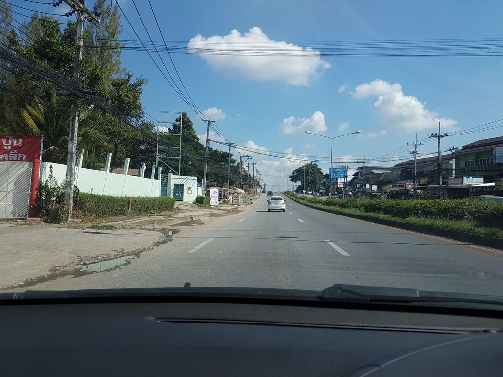 ภาพถนนตรงที่ เรดาร์คอนสตรัคชั่น ตั้งอยู่ ถ่ายโดย ekkarin พ.ศ. 2561 (2018) · A street-level view of where เรดาร์คอนสตรัคชั่น · Reda Construction stands, by ekkarin in 2561 (2018)