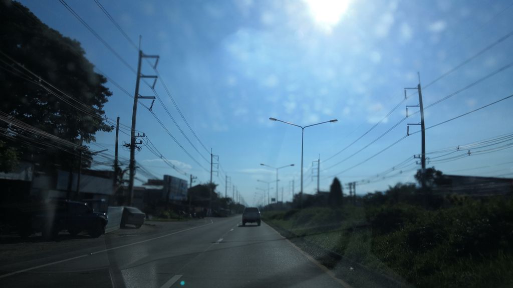 ภาพถนนตรงที่ ทางหลวงแผ่นดินหมายเลข 118 ตั้งอยู่ ถ่ายโดย charlesano พ.ศ. 2561 (2018) · A street-level view of where ทางหลวงแผ่นดินหมายเลข 118 · Thangluang Phaen Dinmailek 118 stands, by charlesano in 2561 (2018)