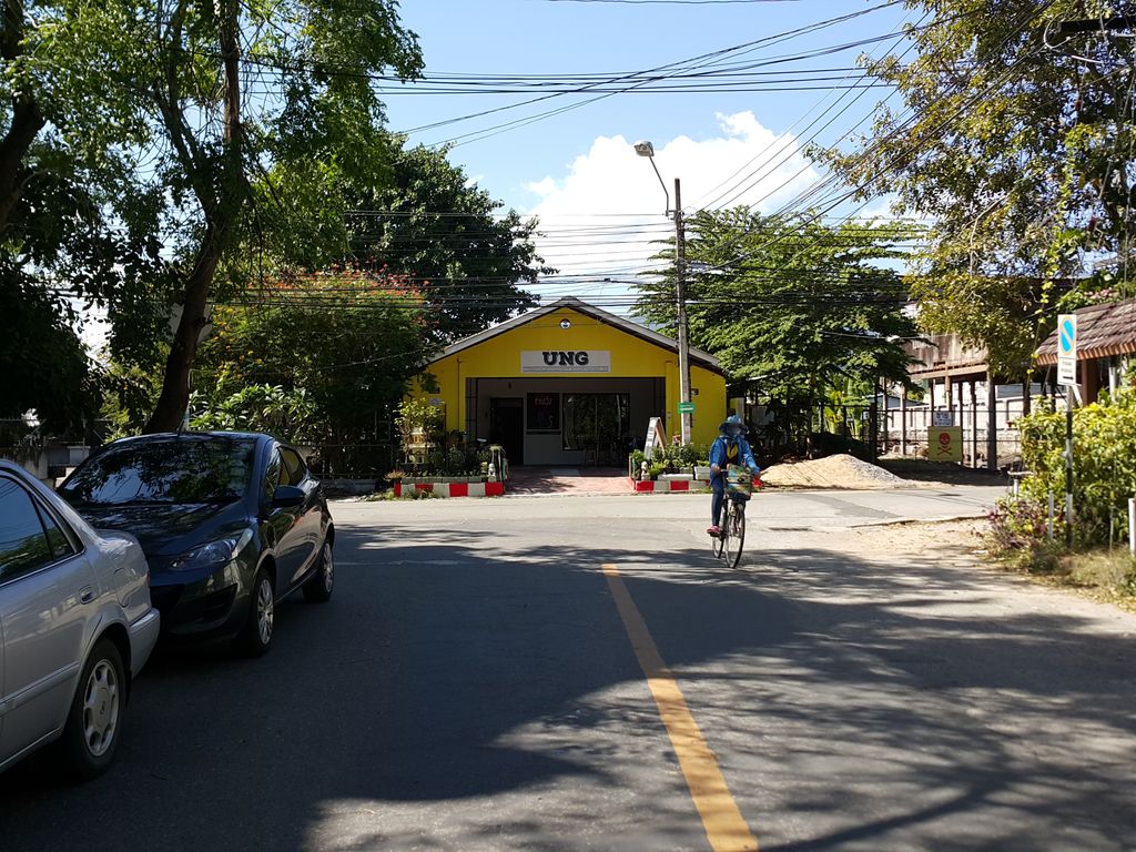 ภาพถนนตรงที่ NOOK Cafe x Bar ตั้งอยู่ ถ่ายโดย jrcarlsen พ.ศ. 2558 (2015) · A street-level view of where NOOK Cafe x Bar stands, by jrcarlsen in 2558 (2015)