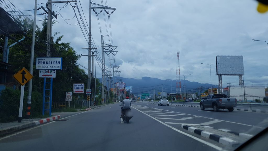 ภาพถนนตรงที่ บริษัท จือฮะเซนเตอร์ จำกัด ตั้งอยู่ ถ่ายโดย silamanee พ.ศ. 2561 (2018) · A street-level view of where บริษัท จือฮะเซนเตอร์ จำกัด · Chueha Center Chamkat Company stands, by silamanee in 2561 (2018)