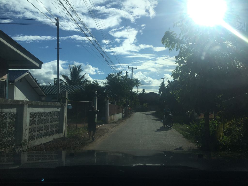 ภาพถนนตรงที่ ฟางอัดก้อนเชียงใหม่ ตั้งอยู่ ถ่ายโดย wapriz พ.ศ. 2561 (2018) · A street-level view of where ฟางอัดก้อนเชียงใหม่ · Fang At Kon Chiang Mai stands, by wapriz in 2561 (2018)