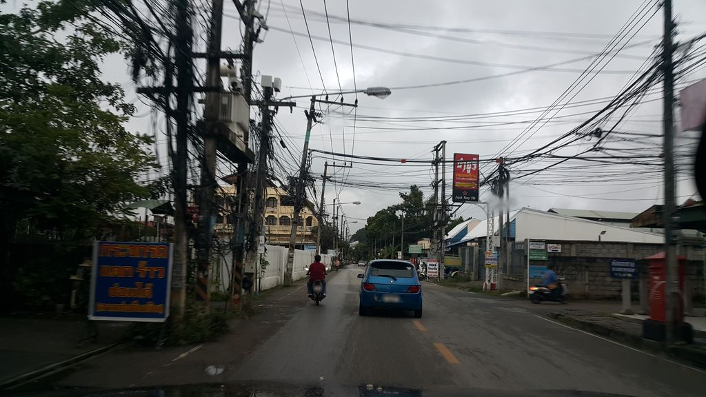 ภาพถนนตรงที่ เจนมอยกุ๊กขี้เมี้ยง ตั้งอยู่ ถ่ายโดย jrcarlsen พ.ศ. 2559 (2016) · A street-level view of where เจนมอยกุ๊กขี้เมี้ยง · J Nom Ya Kuk Khi Miang stands, by jrcarlsen in 2559 (2016)