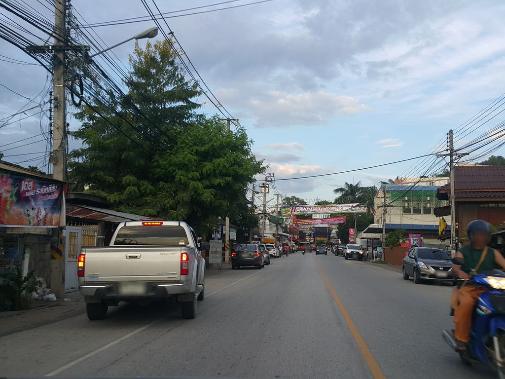 ภาพถนนตรงที่ T&T vintage est. 2019 ตั้งอยู่ ถ่ายโดย jrcarlsen พ.ศ. 2558 (2015) · A street-level view of where T&T vintage est. 2019 stands, by jrcarlsen in 2558 (2015)