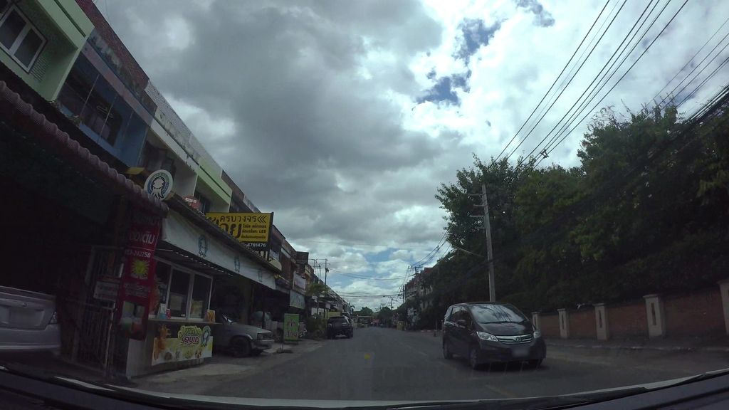 ภาพถนนตรงที่ ลอดช่องวัดเจษ ตั้งอยู่ ถ่ายโดย kaart_3 พ.ศ. 2562 (2019) · A street-level view of where ลอดช่องวัดเจษ · Lotchong Wat Chet stands, by kaart_3 in 2562 (2019)