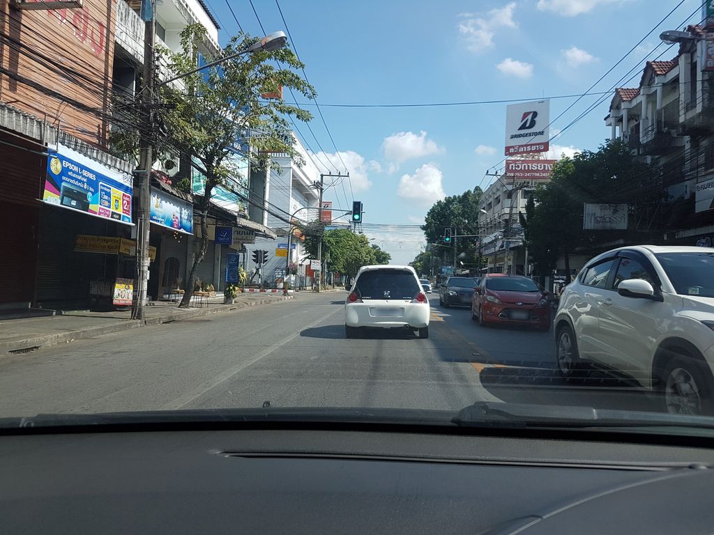 ภาพถนนตรงที่ Bliss tattoo chiangmai ร้านสักลาย ตั้งอยู่ ถ่ายโดย ekkarin พ.ศ. 2561 (2018) · A street-level view of where Bliss tattoo chiangmai ร้านสักลาย stands, by ekkarin in 2561 (2018)