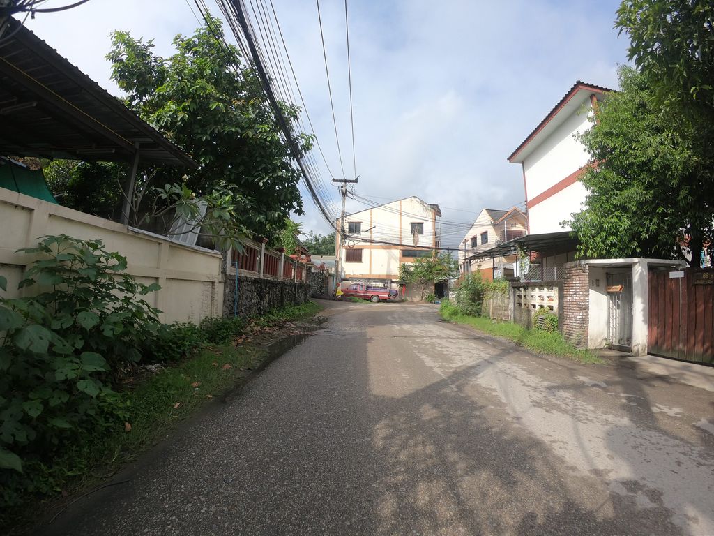ภาพถนนตรงที่ Chom Car Audio ตั้งอยู่ ถ่ายโดย chanuwath_grab พ.ศ. 2562 (2019) · A street-level view of where Chom Car Audio stands, by chanuwath_grab in 2562 (2019)