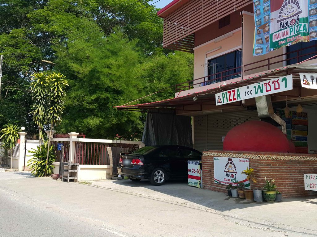 ภาพถนนตรงที่ Windy Hill Restaurant - လေထန်ကုန်း စားတော်ဆက် ตั้งอยู่ ถ่ายโดย jrcarlsen พ.ศ. 2558 (2015) · A street-level view of where Windy Hill Restaurant - လေထန်ကုန်း စားတော်ဆက် stands, by jrcarlsen in 2558 (2015)