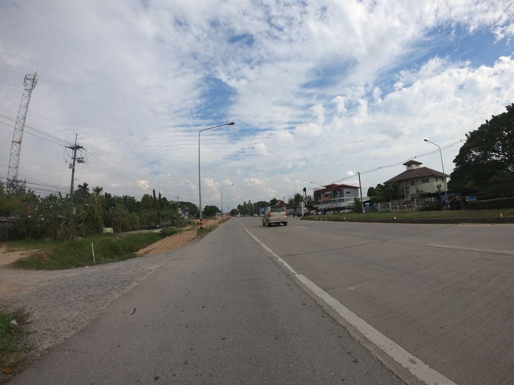ภาพถนนตรงที่ อู่เอ็นเค ออโต้คาร์ ตั้งอยู่ ถ่ายโดย chanuwath_grab พ.ศ. 2562 (2019) · A street-level view of where อู่เอ็นเค ออโต้คาร์ · Uenkhe Auto Car stands, by chanuwath_grab in 2562 (2019)