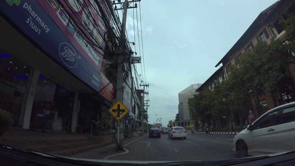 ภาพถนนตรงที่ Pavement Skate Shop ตั้งอยู่ ถ่ายโดย kaart_3 พ.ศ. 2562 (2019) · A street-level view of where Pavement Skate Shop stands, by kaart_3 in 2562 (2019)