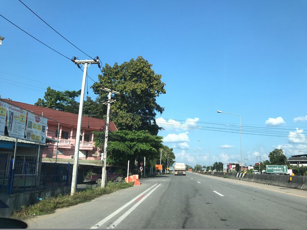 ภาพถนนตรงที่ ท่าหวากวิว - Tha Wark View ตั้งอยู่ ถ่ายโดย prasert พ.ศ. 2561 (2018) · A street-level view of where ท่าหวากวิว - Tha Wark View stands, by prasert in 2561 (2018)