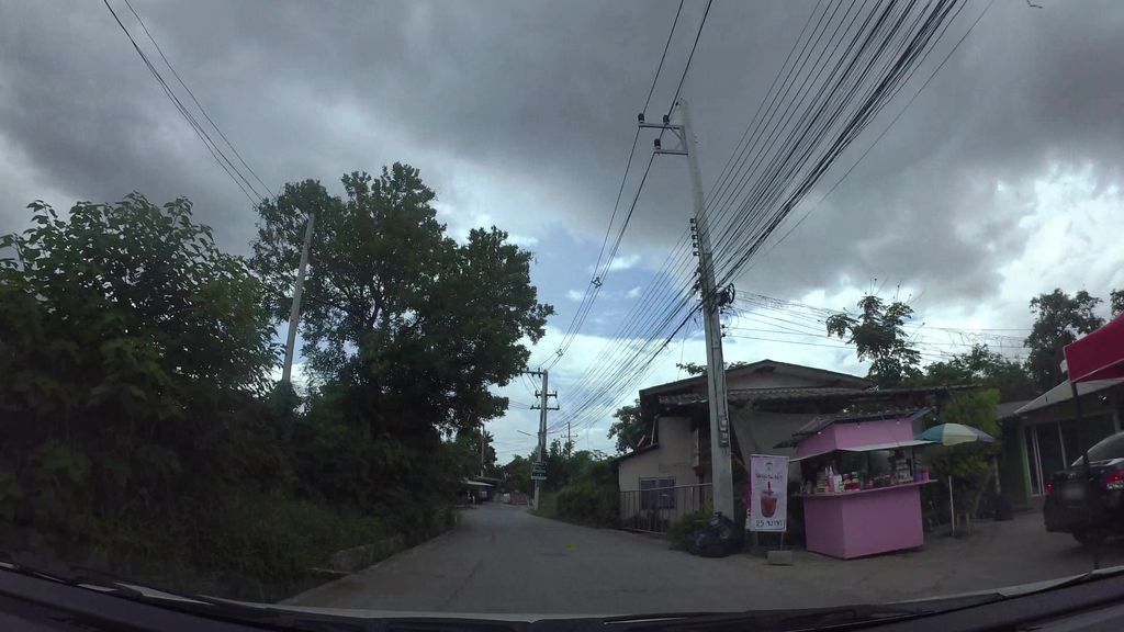ภาพถนนตรงที่ ร้านธนัดพรผ้าฝ้าย ตั้งอยู่ ถ่ายโดย kaart_3 พ.ศ. 2562 (2019) · A street-level view of where ร้านธนัดพรผ้าฝ้าย · Ran Thanatphon Phafai stands, by kaart_3 in 2562 (2019)