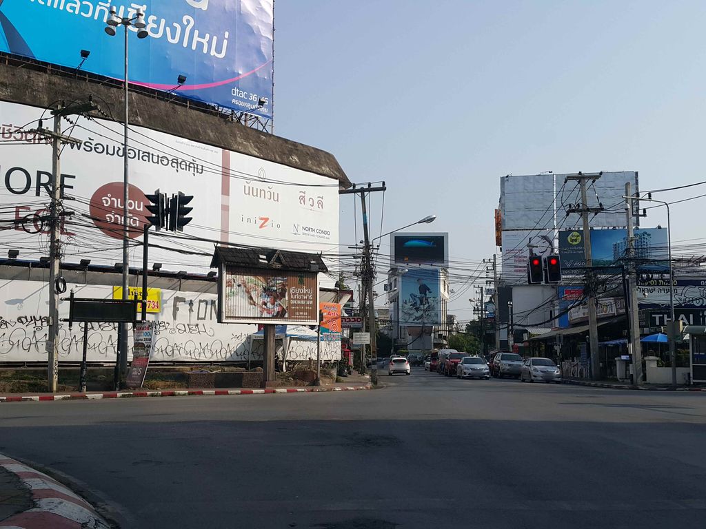 ภาพถนนตรงที่ ดอกไม้ เมืองหนาว อินทนนท์เชียงใหม่ ตั้งอยู่ ถ่ายโดย jrcarlsen พ.ศ. 2558 (2015) · A street-level view of where ดอกไม้ เมืองหนาว อินทนนท์เชียงใหม่ · Dokmai Mueang Nao Inthanon Chiang Mai stands, by jrcarlsen in 2558 (2015)