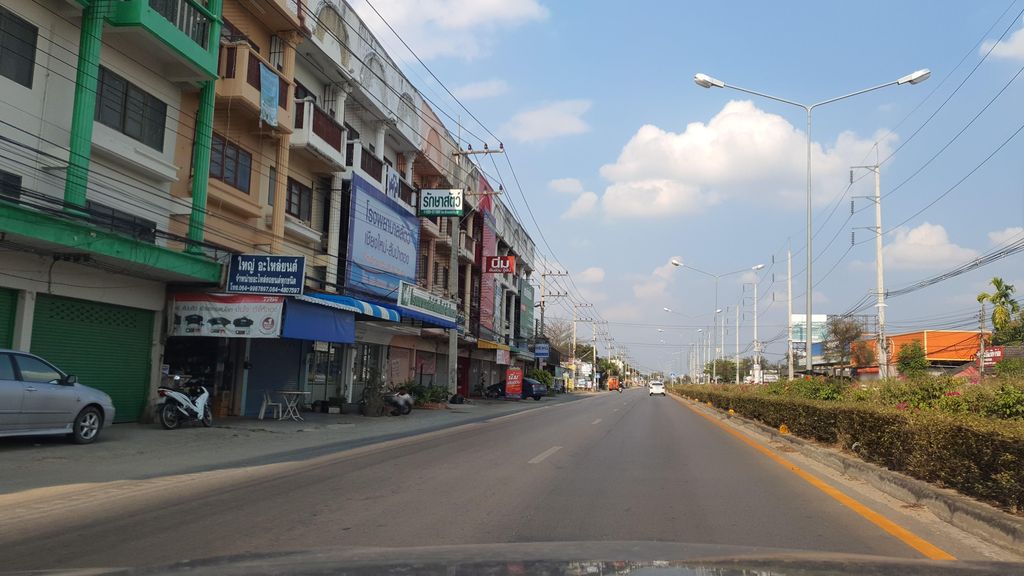 ภาพถนนตรงที่ OXY CLUB ตั้งอยู่ ถ่ายโดย jrcarlsen พ.ศ. 2565 (2022) · A street-level view of where OXY CLUB stands, by jrcarlsen in 2565 (2022)
