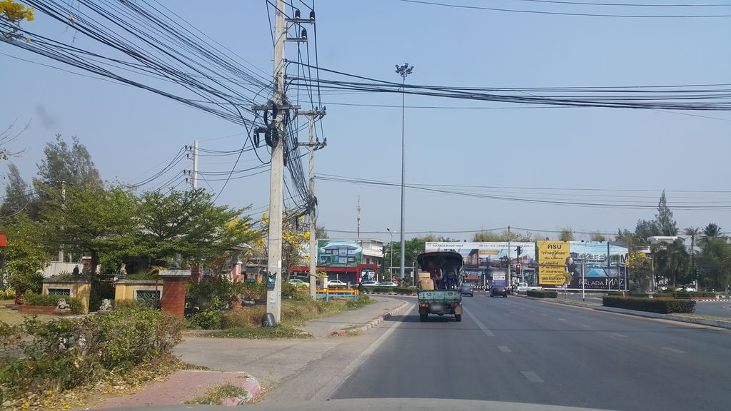 ภาพถนนตรงที่ บริษัท อิฐภราดร จำกัด ตั้งอยู่ ถ่ายโดย jrcarlsen พ.ศ. 2562 (2019) · A street-level view of where บริษัท อิฐภราดร จำกัด · Itpharatra Chamkat Company stands, by jrcarlsen in 2562 (2019)