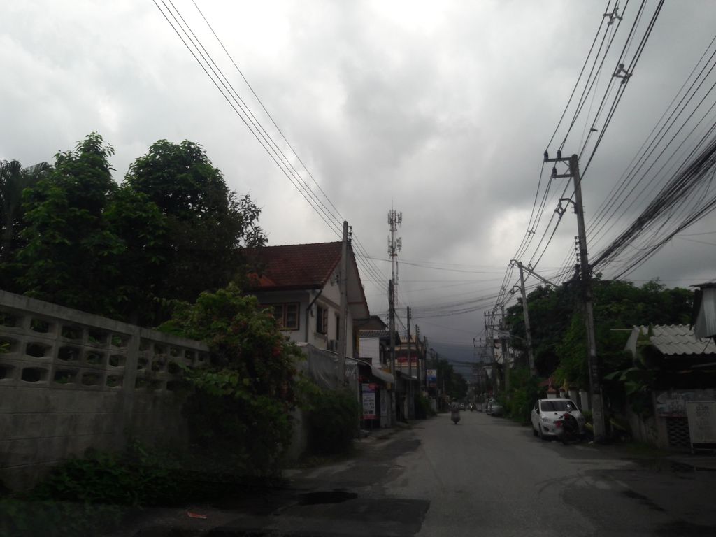 ภาพถนนตรงที่ บ้านอ้ายตูน ' ตั้งอยู่ ถ่ายโดย superbate พ.ศ. 2561 (2018) · A street-level view of where บ้านอ้ายตูน ' · Ban Ai Tun ' stands, by superbate in 2561 (2018)