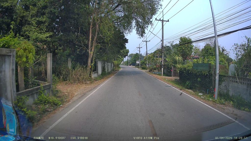ภาพถนนตรงที่ ร้านคม.คม Coffee ตั้งอยู่ ถ่ายโดย ThailandCambodia พ.ศ. 2569 (2026) · A street-level view of where ร้านคม.คม Coffee stands, by ThailandCambodia in 2569 (2026)