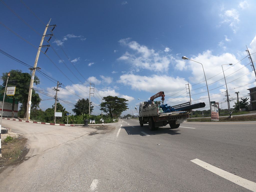 ภาพถนนตรงที่ อินทรีย์คอนกรีต ตั้งอยู่ ถ่ายโดย chanuwath_grab พ.ศ. 2562 (2019) · A street-level view of where อินทรีย์คอนกรีต · Insi Concrete stands, by chanuwath_grab in 2562 (2019)