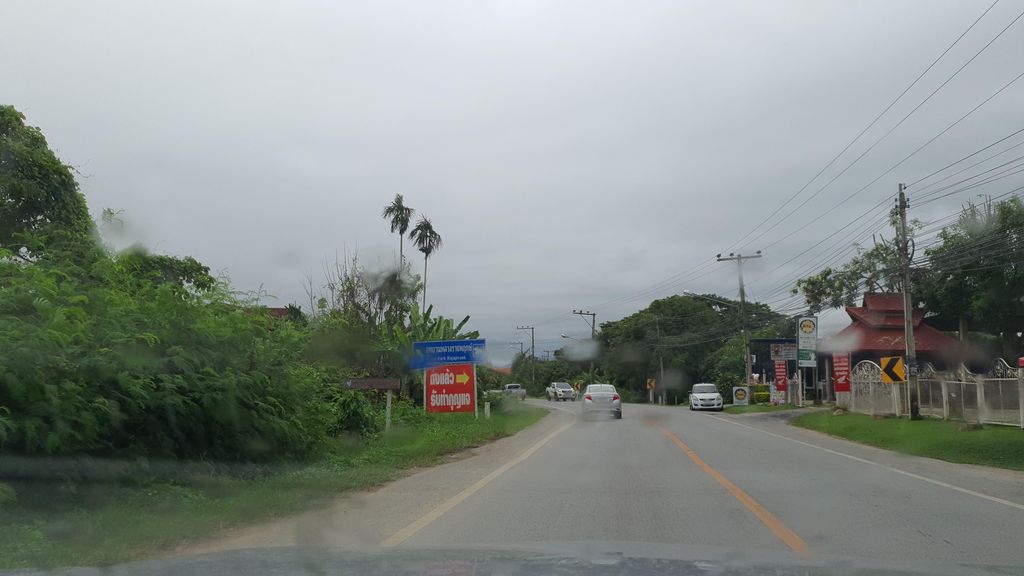 ภาพถนนตรงที่ นั่งชิวล์ ตั้งอยู่ ถ่ายโดย jrcarlsen พ.ศ. 2564 (2021) · A street-level view of where นั่งชิวล์ · Nangchio stands, by jrcarlsen in 2564 (2021)