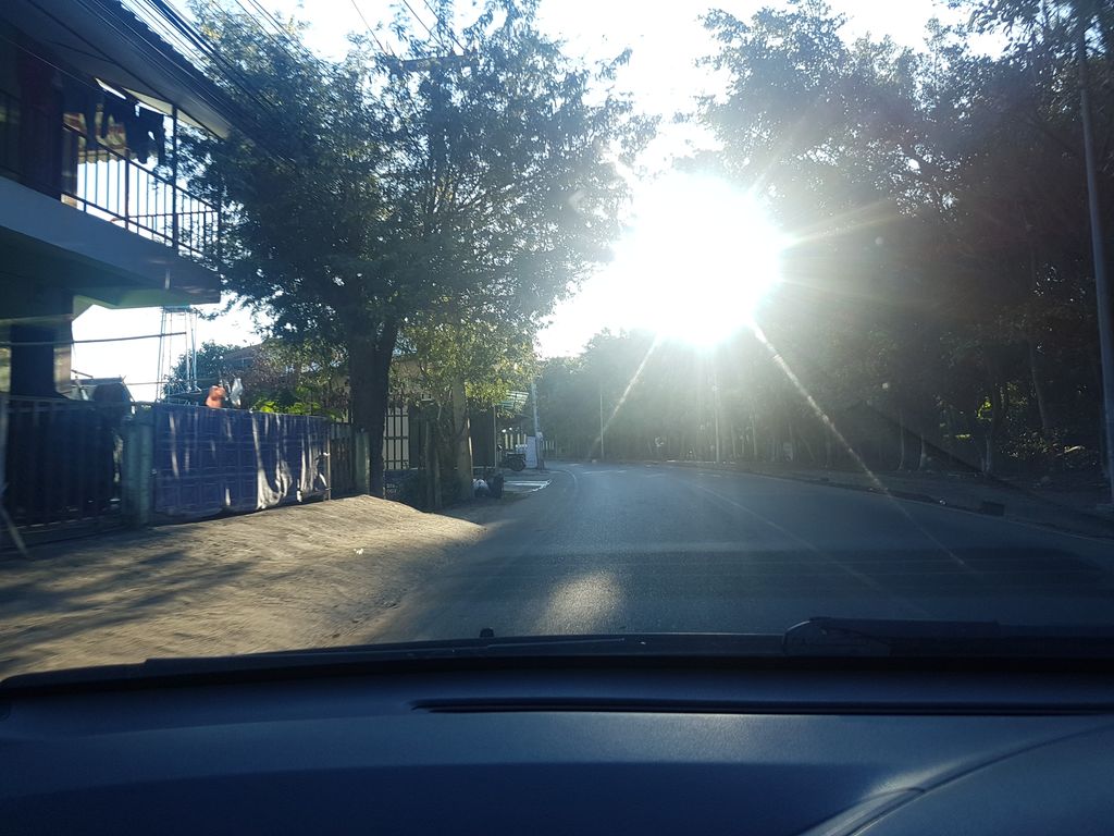 ภาพถนนตรงที่ ร้านเฟิร์สมะลิสด ตั้งอยู่ ถ่ายโดย ekkarin พ.ศ. 2561 (2018) · A street-level view of where ร้านเฟิร์สมะลิสด · Ran First Malitda stands, by ekkarin in 2561 (2018)