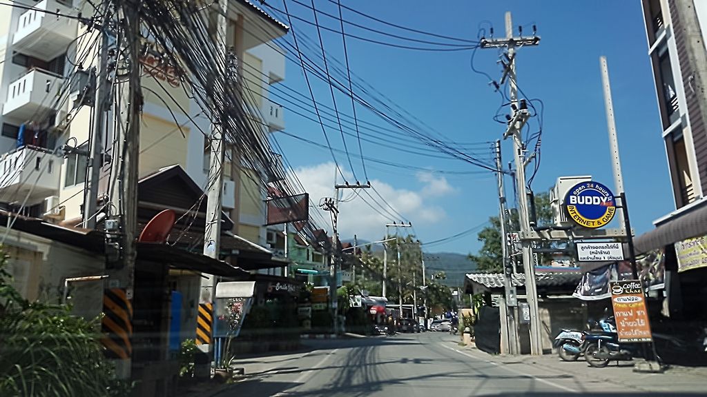 ภาพถนนตรงที่ เหลาหัว Cnx สาขา2 ตั้งอยู่ ถ่ายโดย ekkarin พ.ศ. 2559 (2016) · A street-level view of where เหลาหัว Cnx สาขา2 stands, by ekkarin in 2559 (2016)