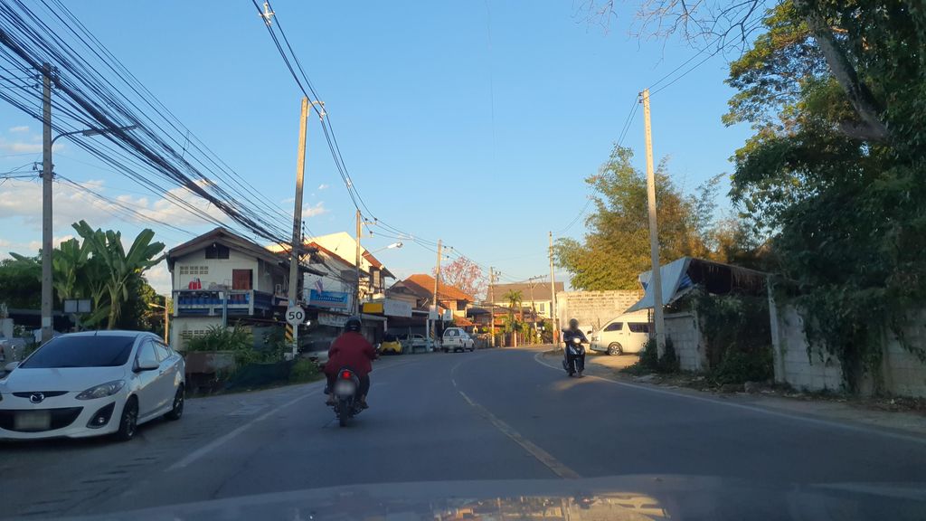 ภาพถนนตรงที่ Hype Ink Tattoo CNX ตั้งอยู่ ถ่ายโดย jrcarlsen พ.ศ. 2565 (2022) · A street-level view of where Hype Ink Tattoo CNX stands, by jrcarlsen in 2565 (2022)