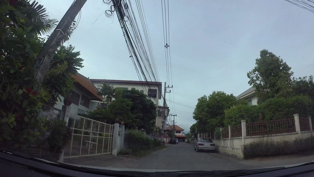 ภาพถนนตรงที่ แม่ครับผมหิว ตั้งอยู่ ถ่ายโดย kaart_3 พ.ศ. 2562 (2019) · A street-level view of where แม่ครับผมหิว · Mae Khrapphom Hio stands, by kaart_3 in 2562 (2019)