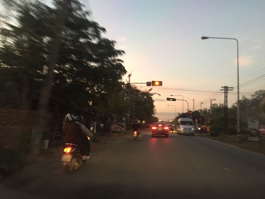 ภาพถนนตรงที่ EKA more อี้ก่ะเหมาะ ตั้งอยู่ ถ่ายโดย kyoko พ.ศ. 2562 (2019) · A street-level view of where EKA more อี้ก่ะเหมาะ stands, by kyoko in 2562 (2019)