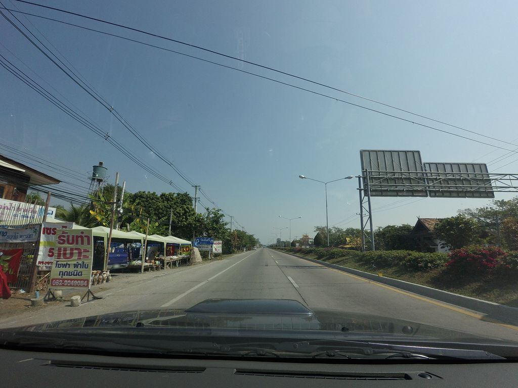 ภาพถนนตรงที่ ร้านมุมเซ ตั้งอยู่ ถ่ายโดย mishari พ.ศ. 2559 (2016) · A street-level view of where ร้านมุมเซ · Ran Mum Se stands, by mishari in 2559 (2016)
