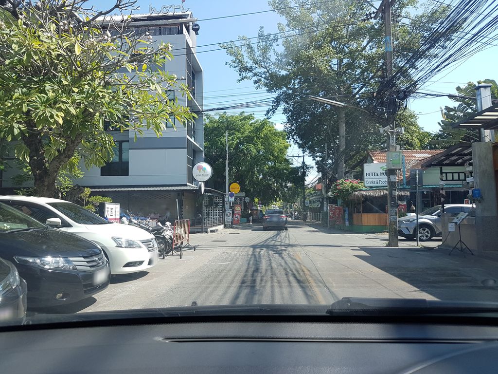 ภาพถนนตรงที่ T&C ตั้งอยู่ ถ่ายโดย ekkarin พ.ศ. 2561 (2018) · A street-level view of where T&C stands, by ekkarin in 2561 (2018)